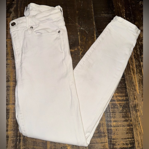 Good American Good Legs Cropped Jeans - Picture 4 of 8